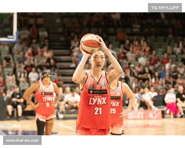 山猫逆转卫冕冠军现场：韩旭关键补篮引爆全场欢呼